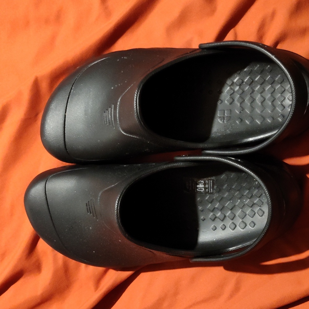 Non slip shoes